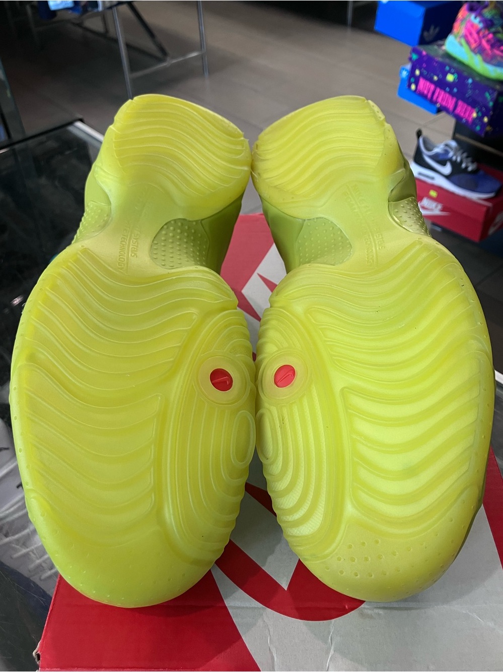Nike Clogposite Bright Cactus - Picture 7 of 9